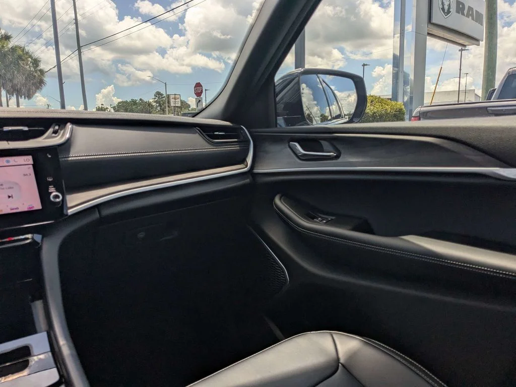 Used 2026 Blue Jeep Limited image 18