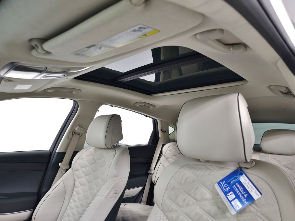 New 2026 White Genesis 3.5T image 13