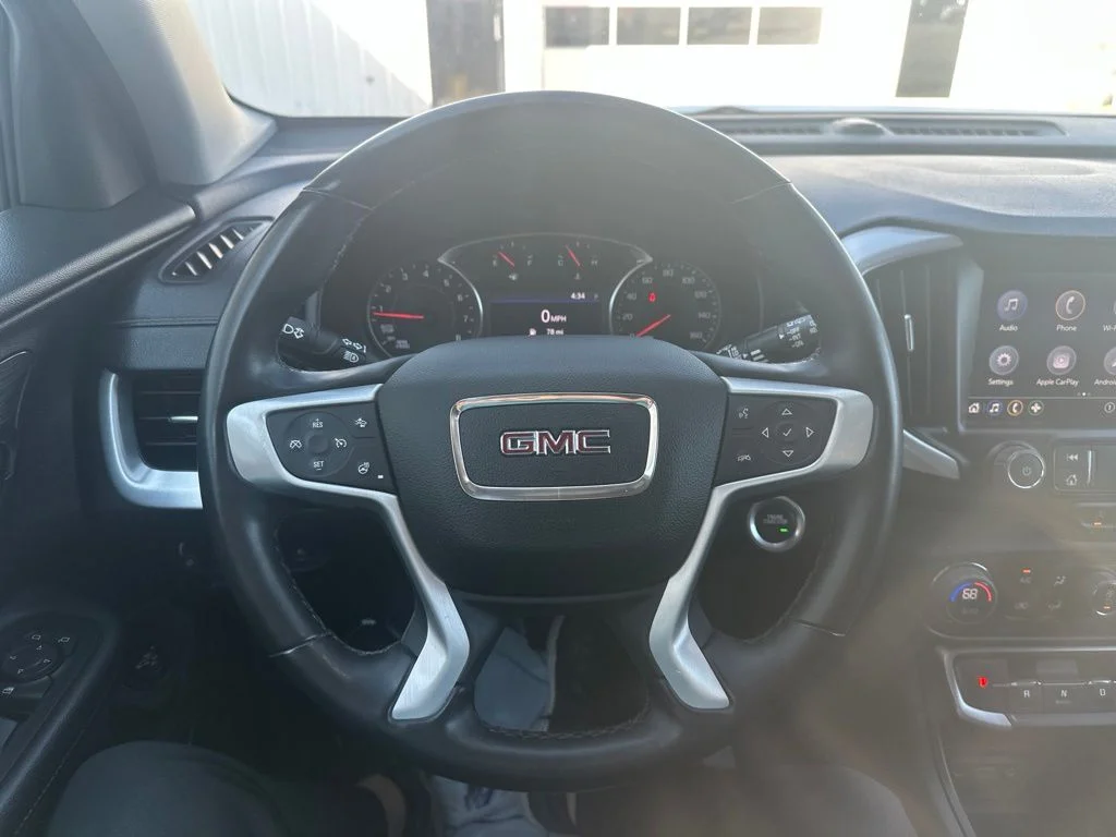 Used 2023 White GMC SLT image 11