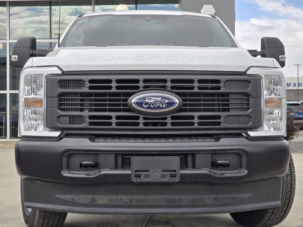 New 2026 Oxford White Ford XL image 2