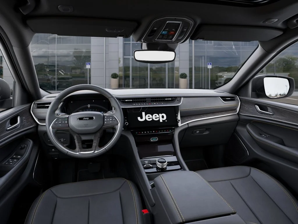 New 2026 Diamond Black Crystal Pearlcoat Jeep Limited image 15