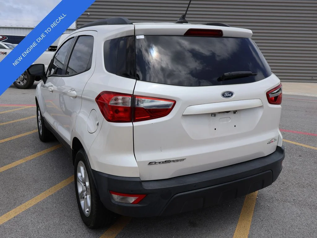 Used 2018 White Platinum Clearcoat Metallic Ford SE image 13