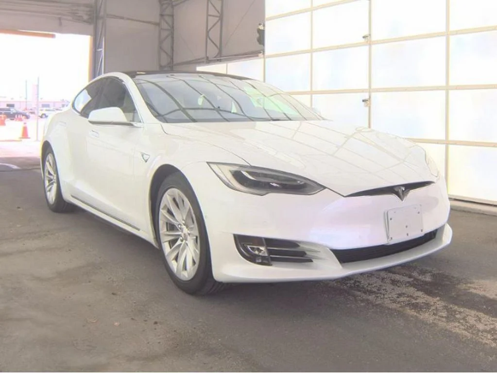 Used 2020 White Tesla Long Range image 4