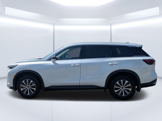 New 2027 RADIANT WHITE INFINITI Pure FWD image 6