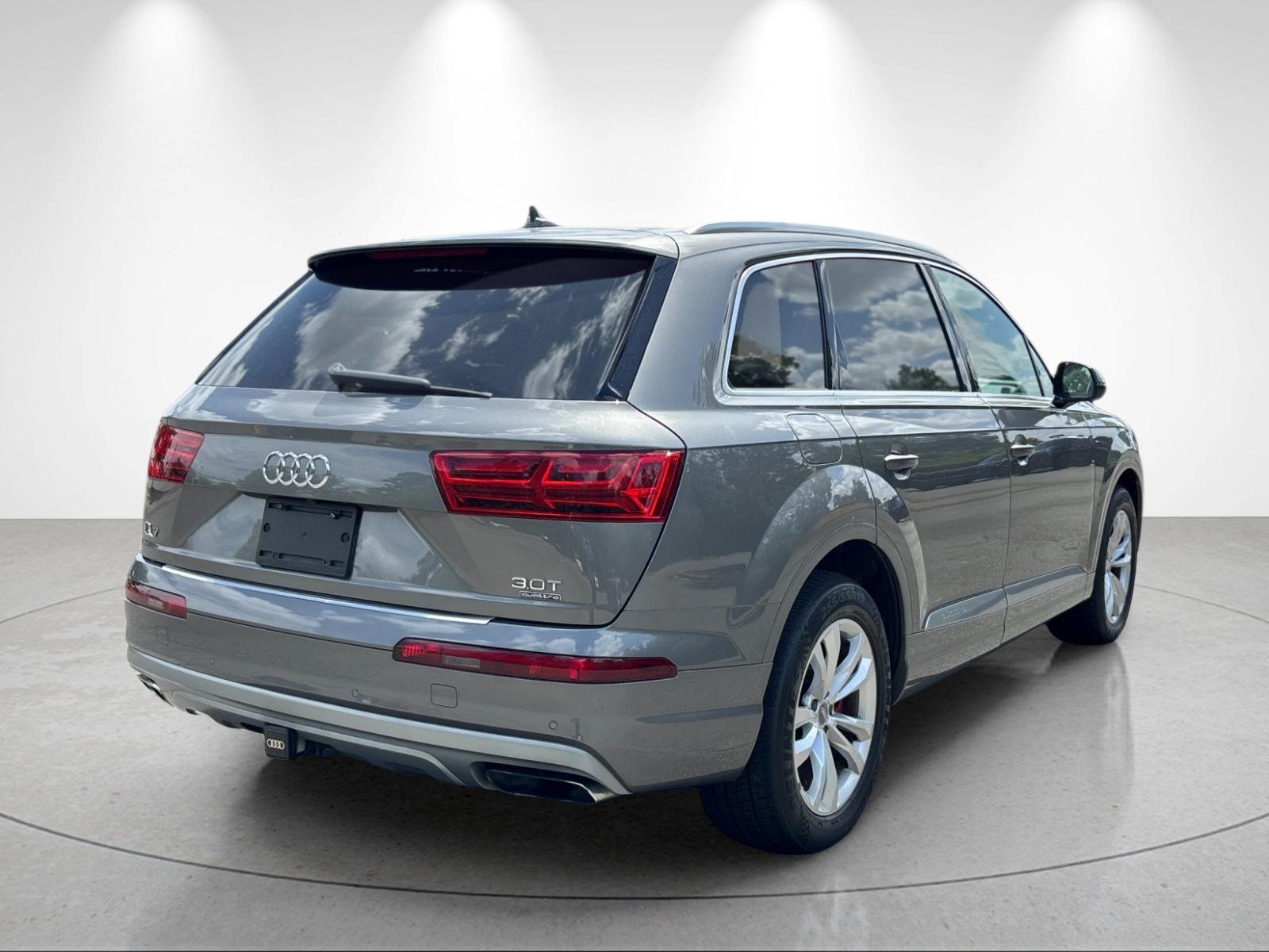 Used 2017 Graphite Gray Metallic Audi Premium Plus image 5