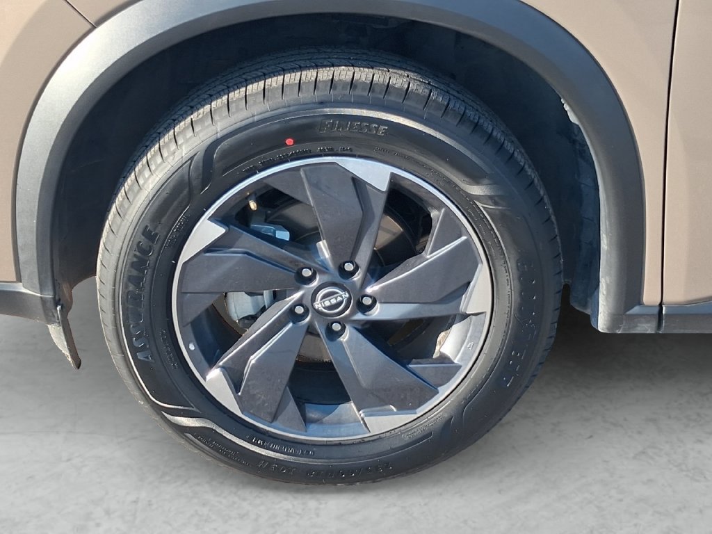 Certified Used 2025 Beige/tan Nissan SV image 23