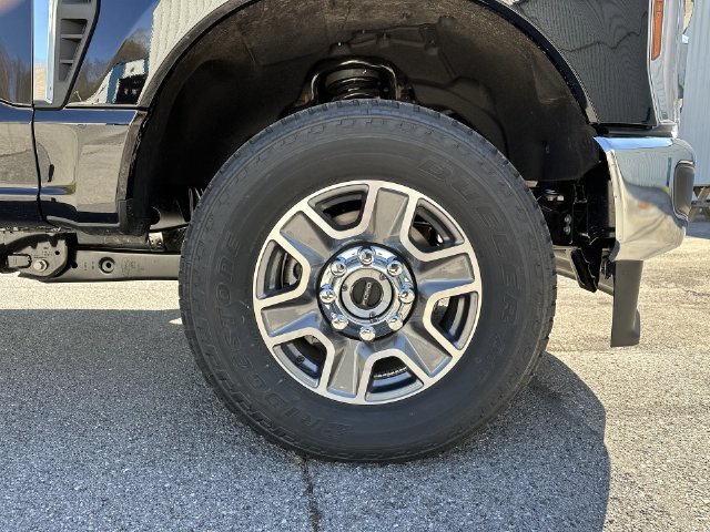 New 2026 Agate Black Metallic Ford F-350® Lariat® image 27
