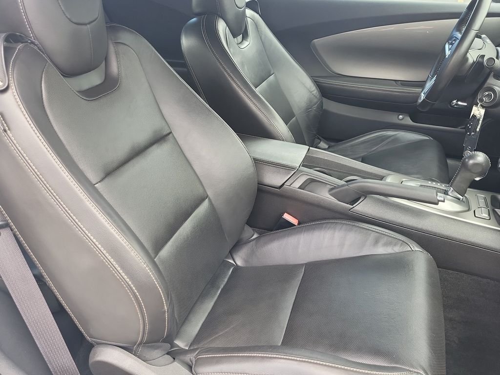 Used 2015 White Chevrolet 2LT image 21