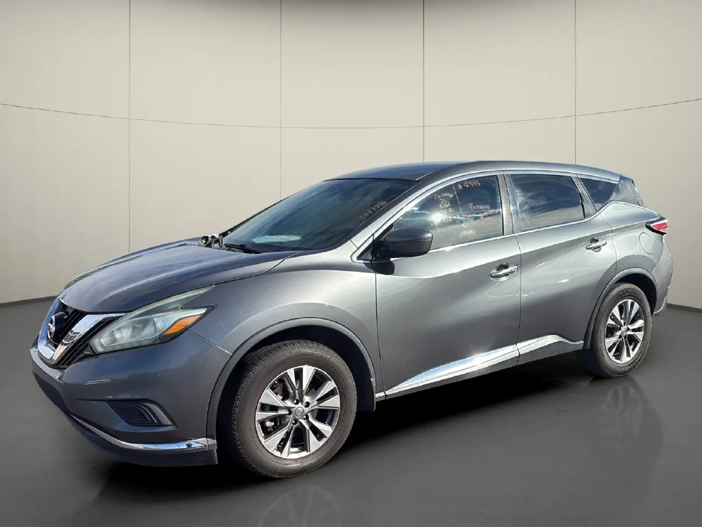 Used 2015 Gray Nissan S image 3