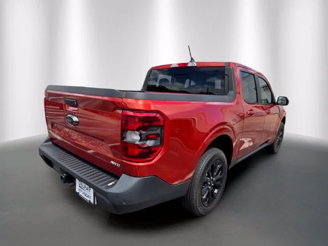 Certified Used 2024 Chili Pepper Red Ford Lariat image 4