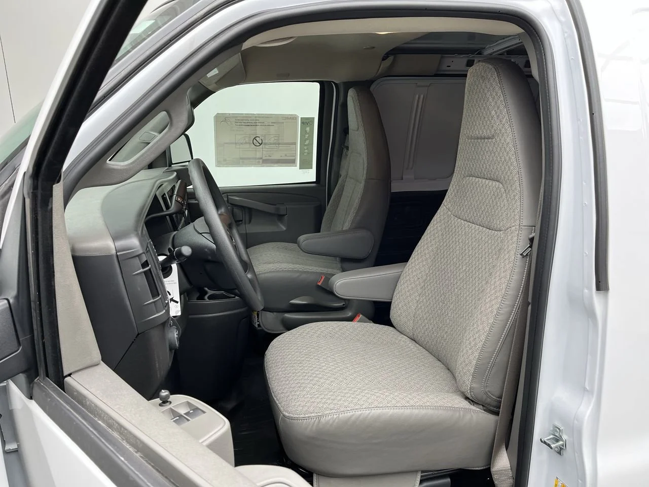 2025 GMC Savana Cargo Work Van - Photo 9