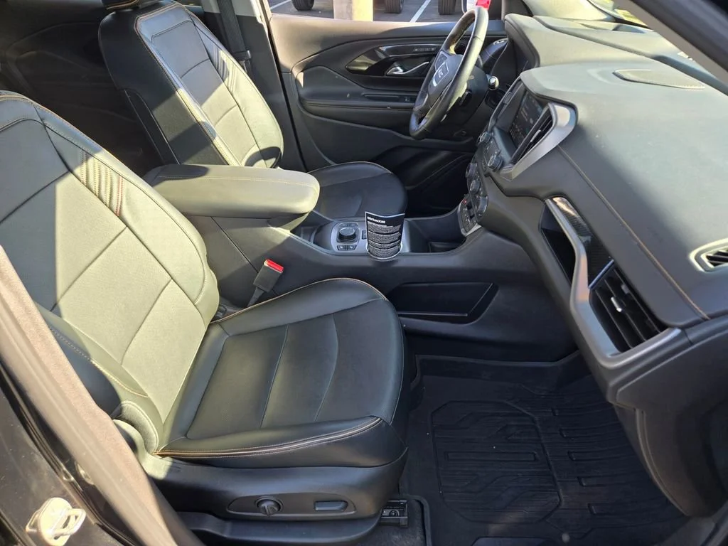 Used 2023 Ebony Twilight Metallic GMC AT4 image 15