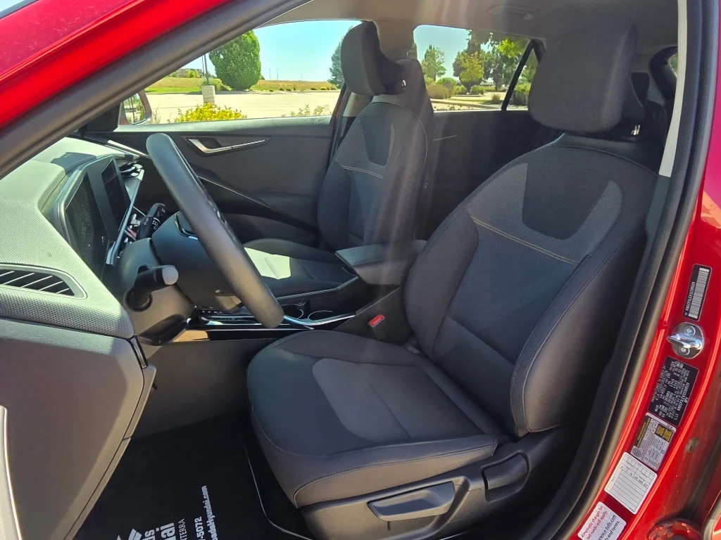Used 2025 Runway Red Kia LX image 14
