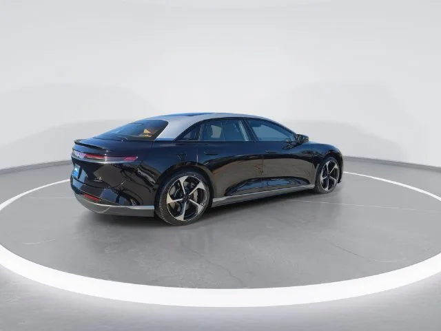 Used 2025 Black Lucid Touring image 8