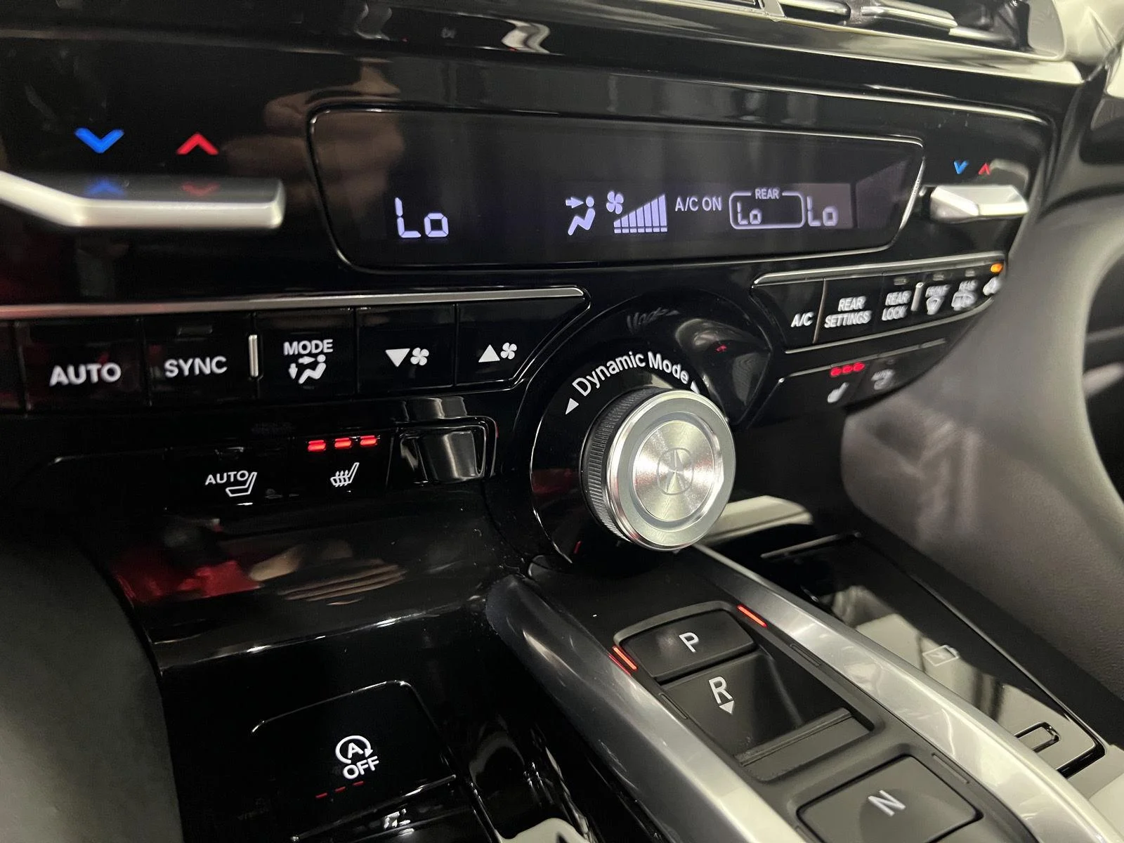 Used 2024 Platinum White Pearl Acura  image 19