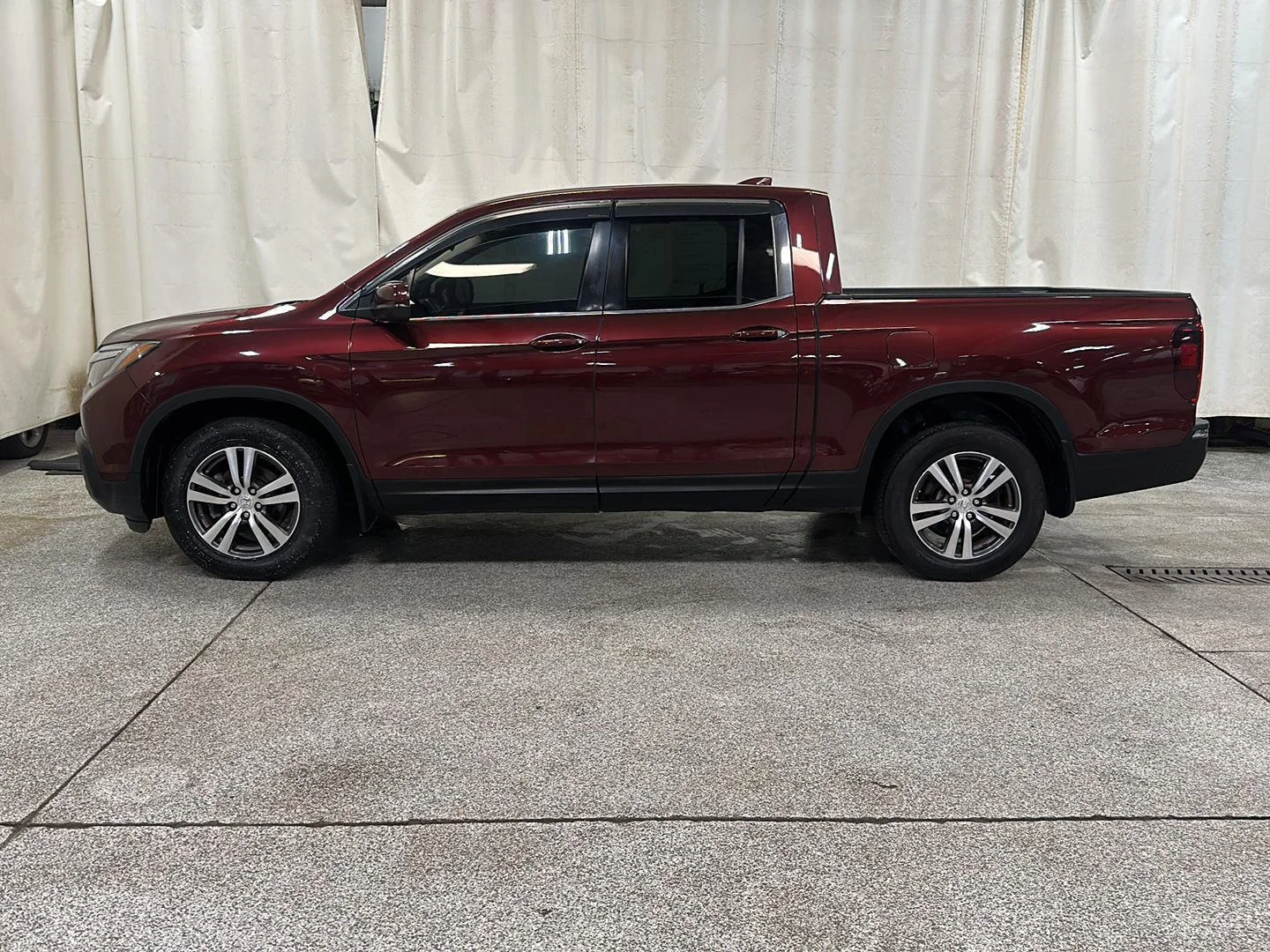 Used 2017 Honda Ridgeline RTS with VIN 5FPYK3F40HB014073 for sale in Waconia, MN