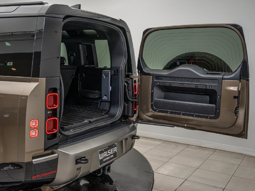 Used 2024 Gondwana Stone Metallic Land Rover X-Dynamic SE image 21