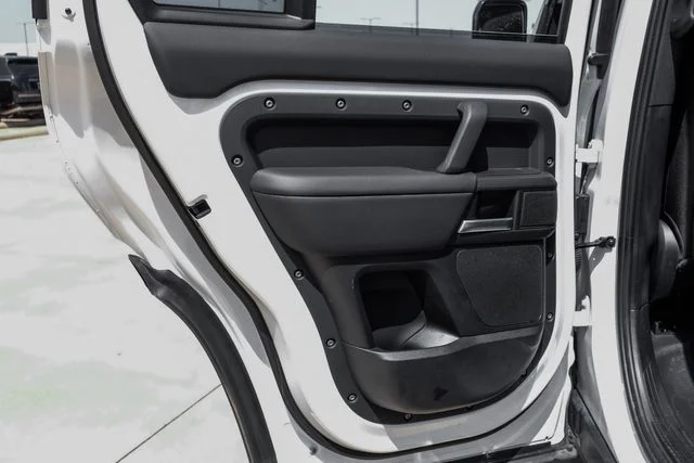 Used 2025 White Land Rover S image 54