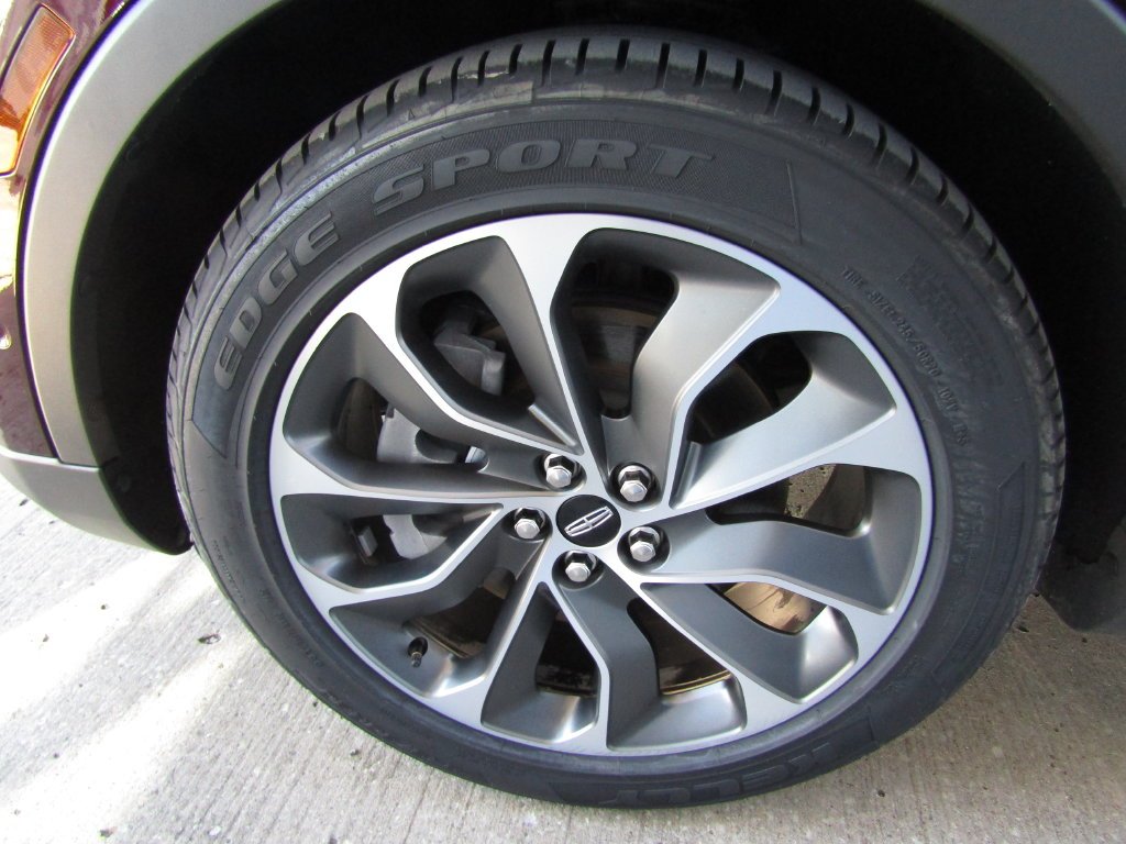 Used 2023 Red Lincoln Reserve image 33