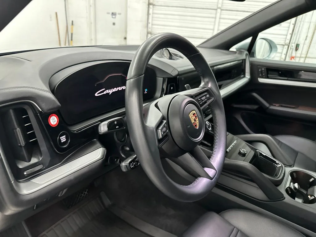 Used 2024  Porsche Base image 13