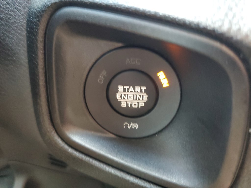 Used 2025 Red Jeep Sport S image 23