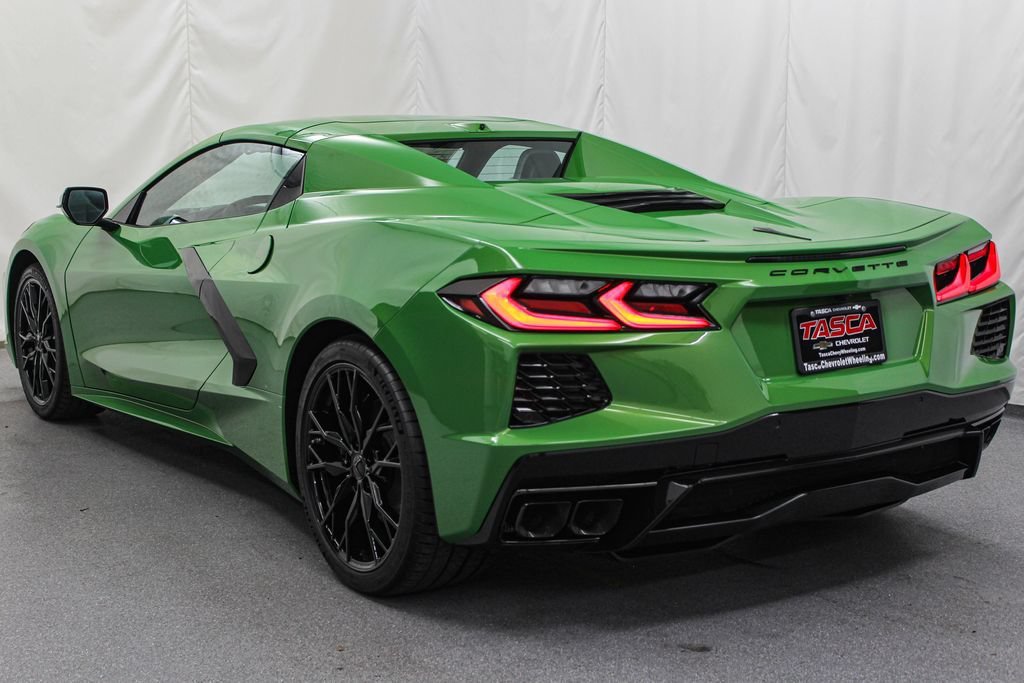 New 2027 Roswell Green Metallic Chevrolet 2LT image 8