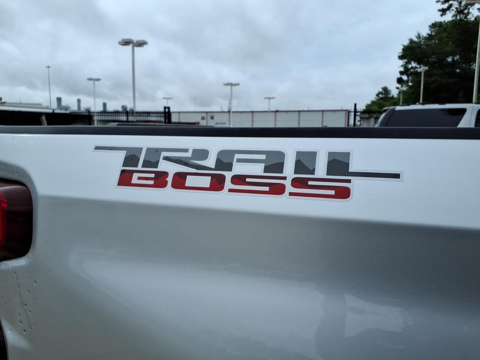 Used 2022 Silver Ice Metallic Chevrolet LT Trail Boss image 5