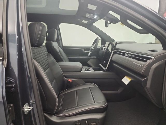 2025 GMC Sierra EV Denali - Photo 28