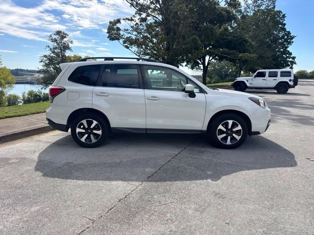 Used 2018 White Subaru 2.5i Limited image 8