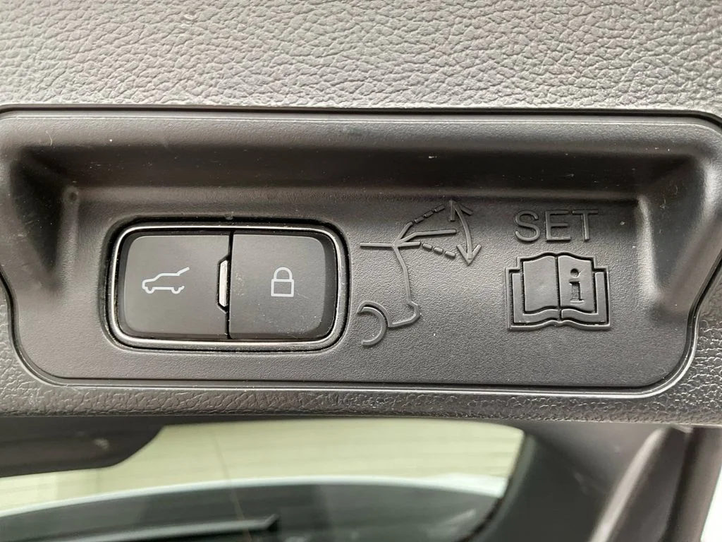 Used 2022 Silver Ford XLT image 30