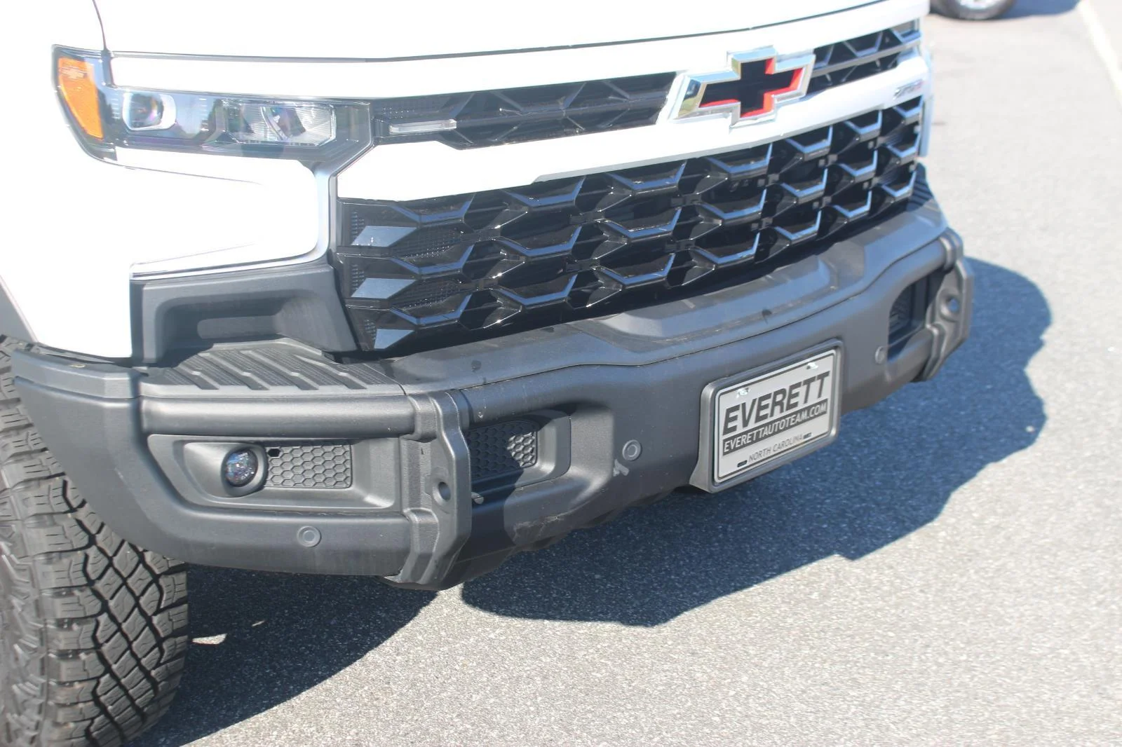 Used 2024 Summit White Chevrolet ZR2 image 10