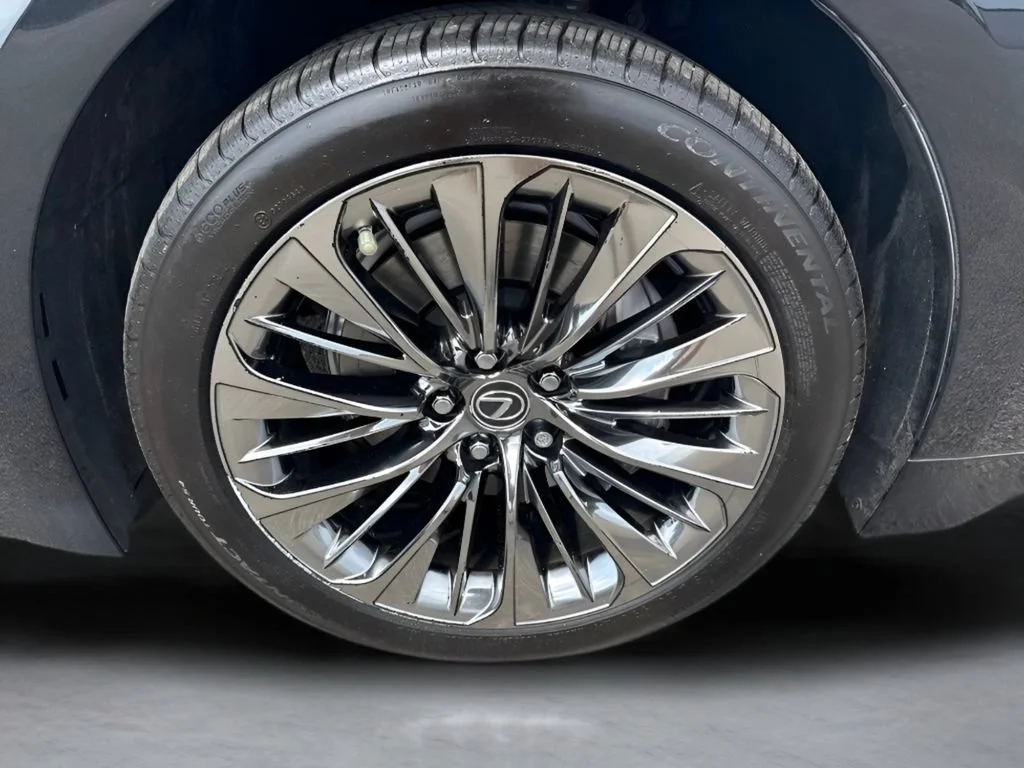 Used 2018  Lexus LS 500 image 37