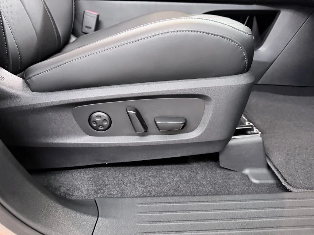New 2026 WARM TITANIUM INFINITI Luxe FWD image 42
