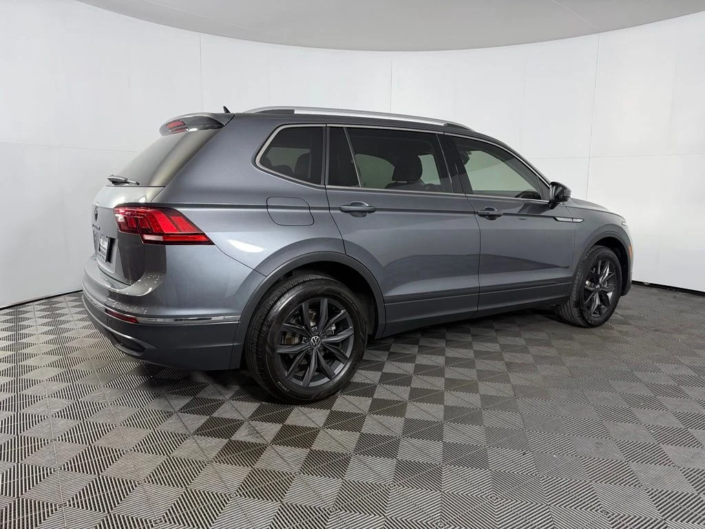 Used 2024 Gray Volkswagen 2.0T SE image 6