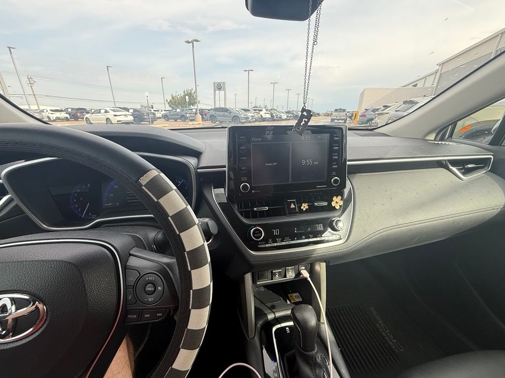 Used 2022 Silver Toyota XLE image 12