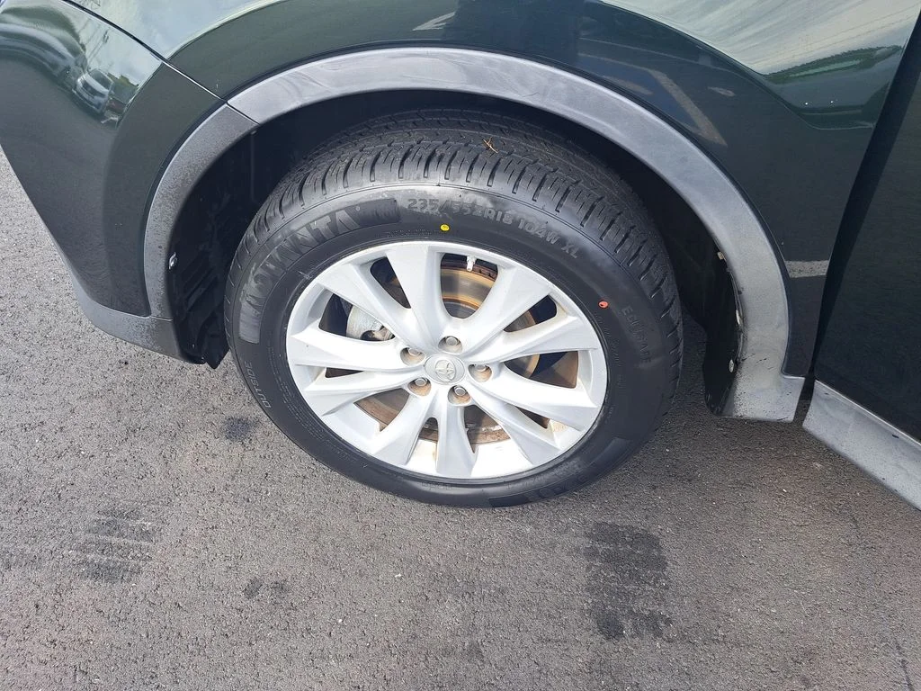 Used 2013 Green Toyota Limited image 42