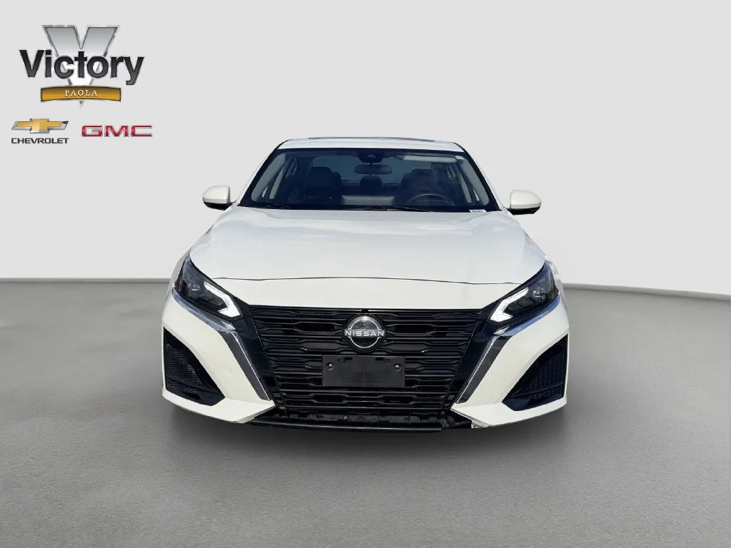 Used 2023 Nissan Altima SL with VIN 1N4BL4EW5PN403883 for sale in Kansas City