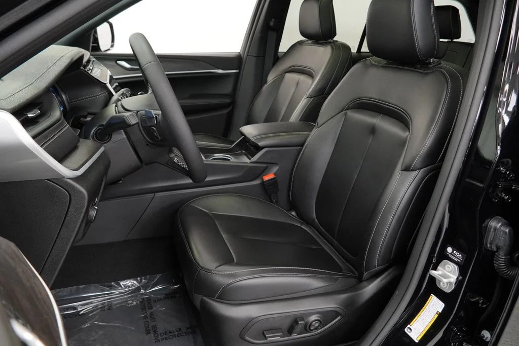 Used 2026 Black Jeep Limited image 22