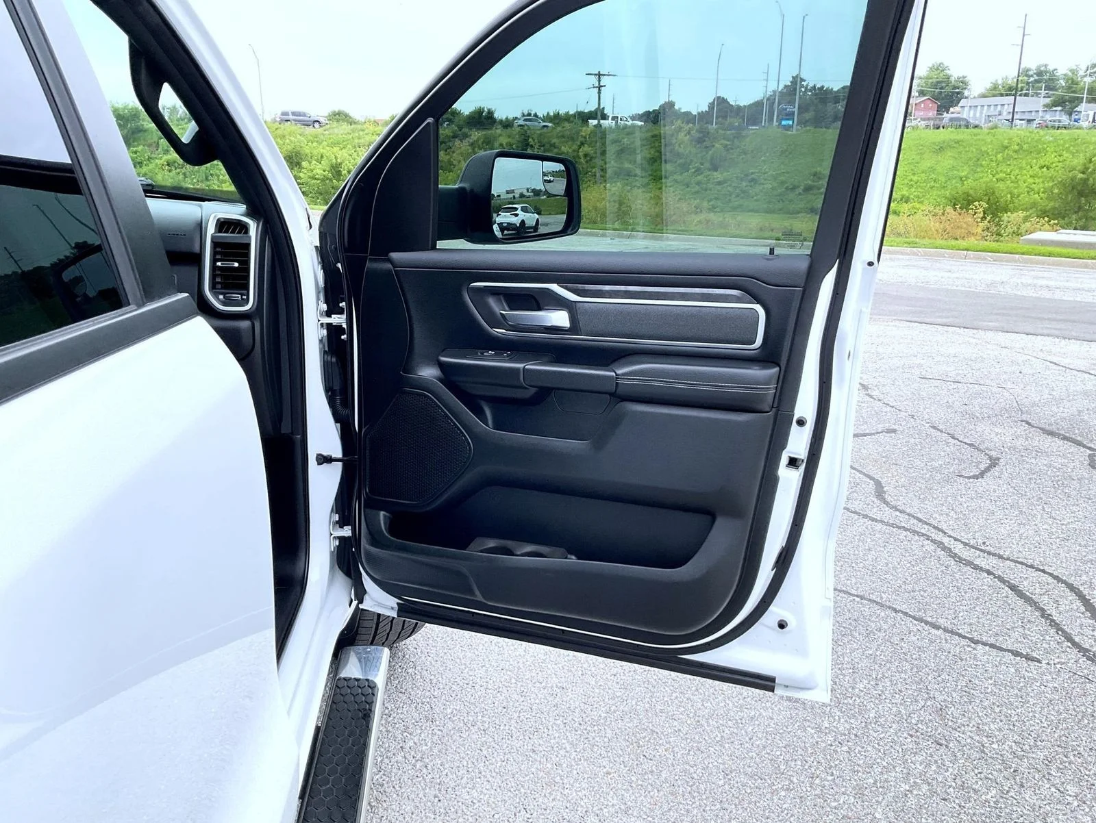 Used 2019 White Ram Big Horn/Lone Star image 16