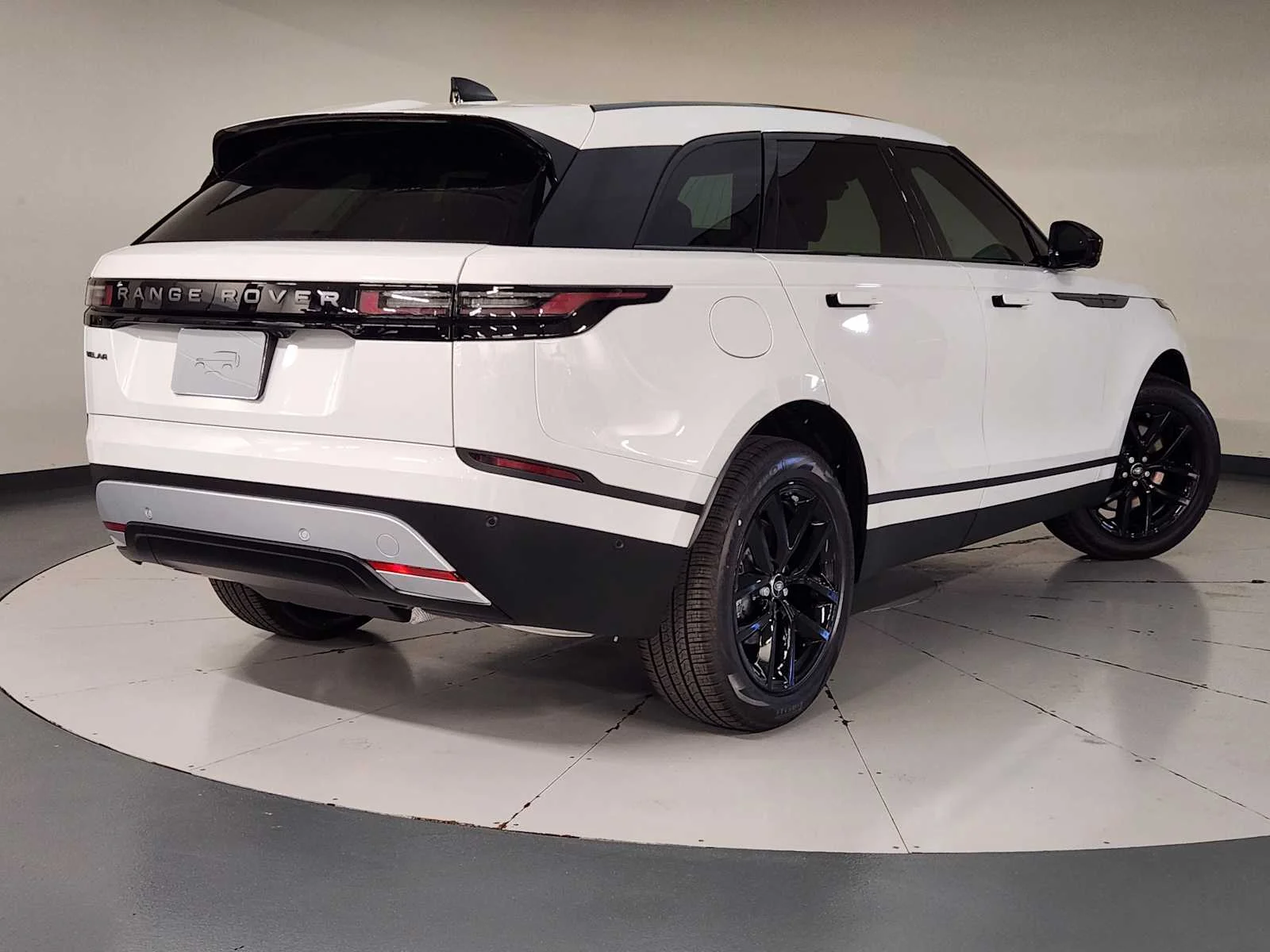 New 2026 Fuji White Land Rover S - P250 image 3