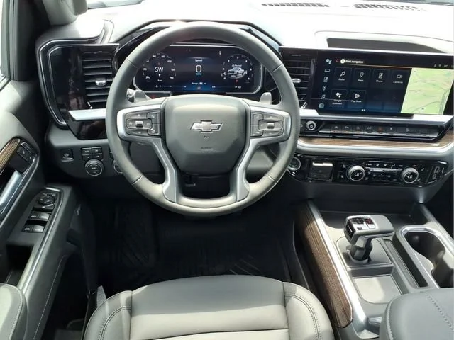 New 2026 Summit White Chevrolet LT Trail Boss image 4