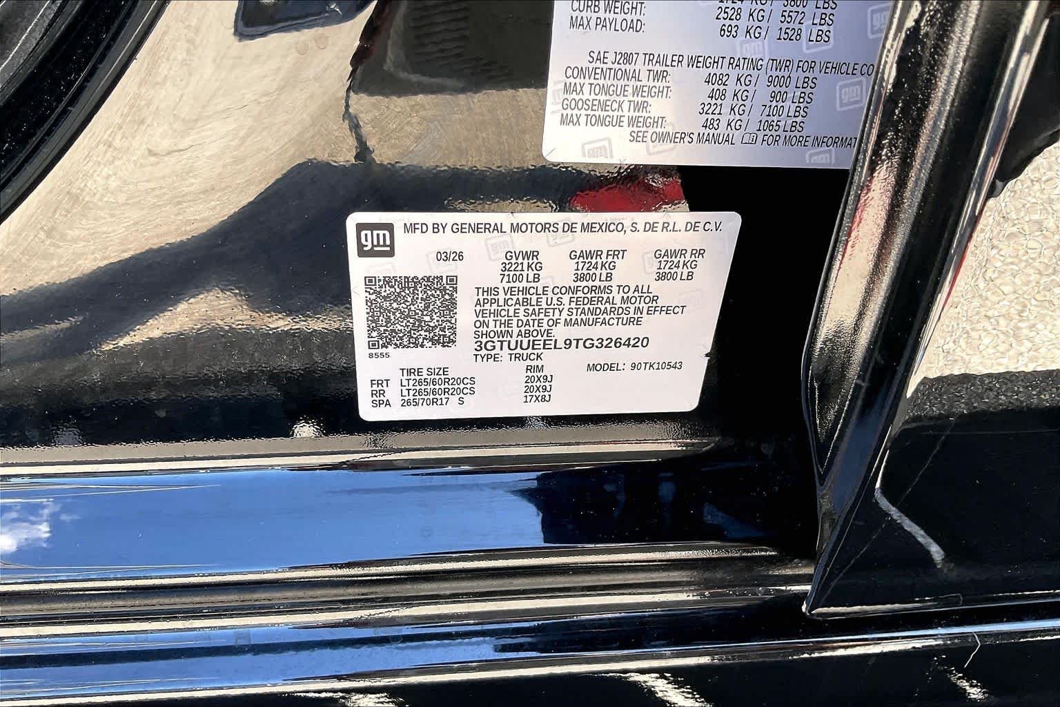 Used 2026 Onyx Black GMC AT4 image 33