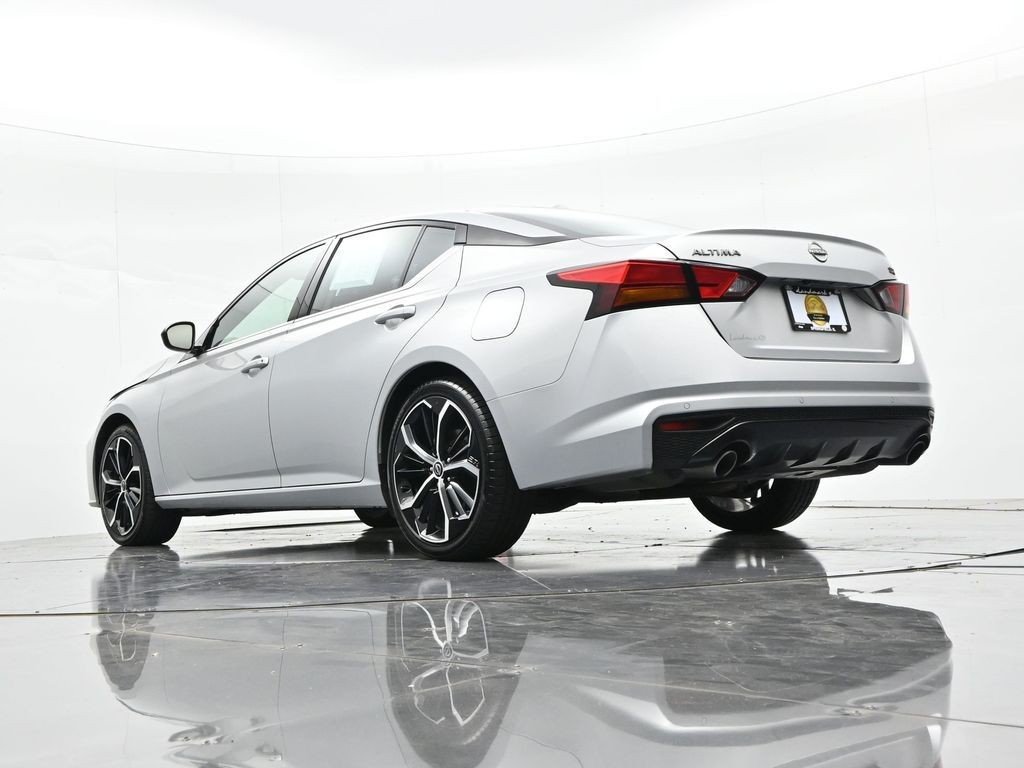 Used 2024 Brilliant Silver Metallic Nissan 2.5 SR Sedan image 18
