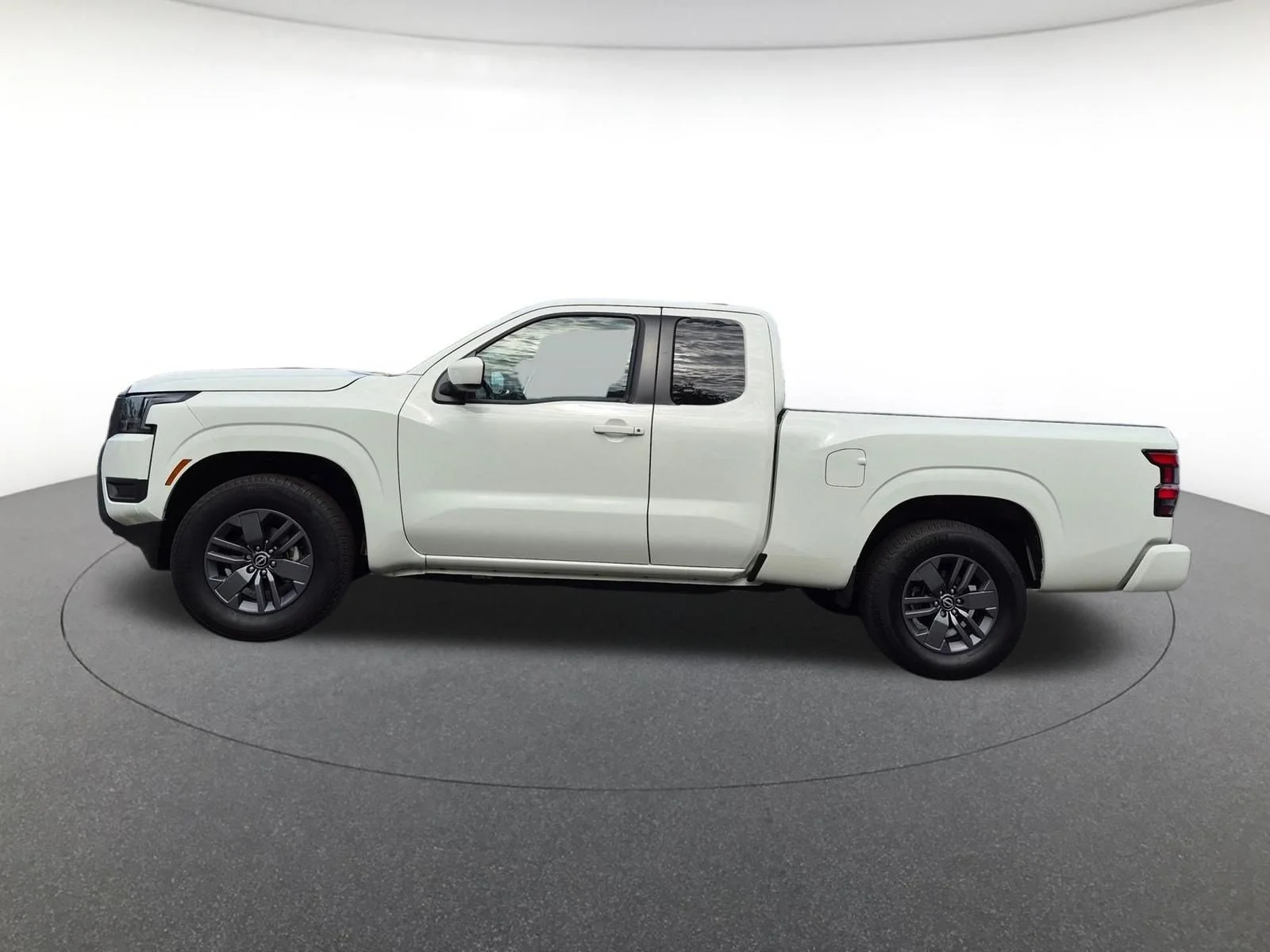 Used 2025 Glacier White Nissan SV image 8
