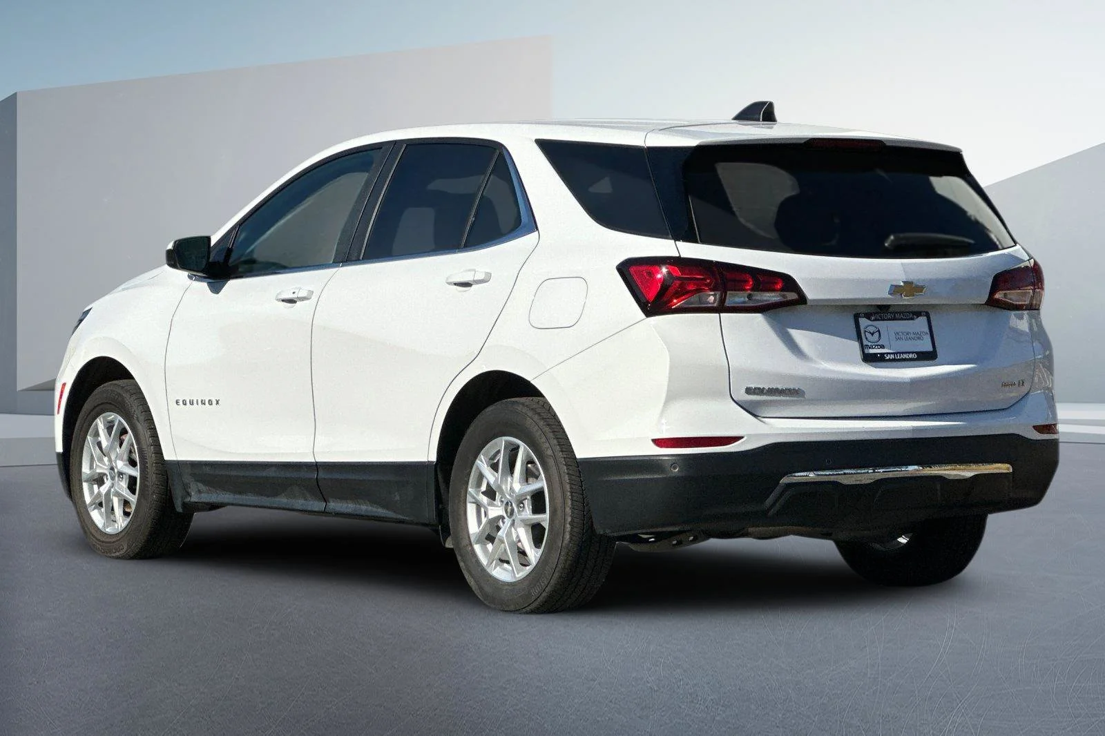 Used 2024 Summit White Chevrolet LT image 6