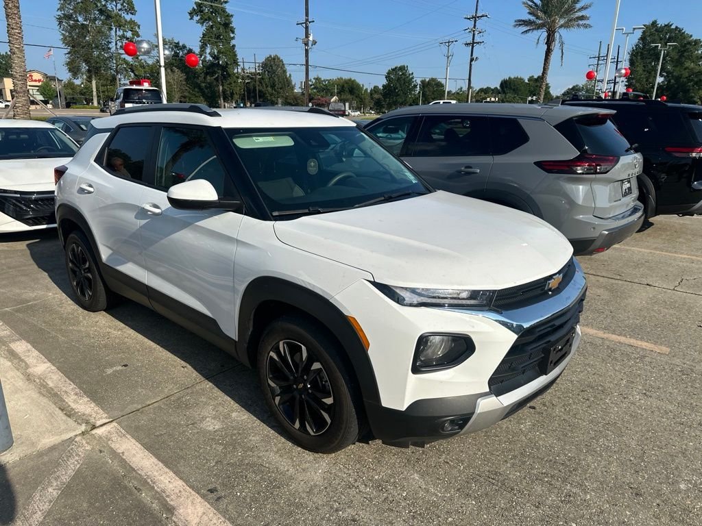 Used 2023 White Chevrolet LT image 3