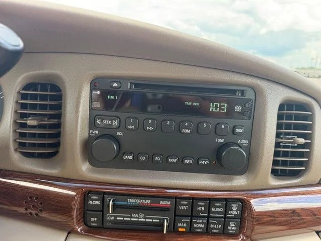 Used 2004 Beige Buick Custom image 12