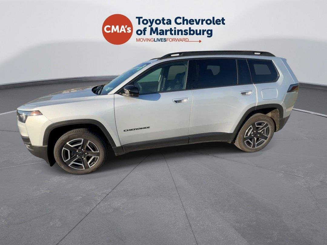 Used 2026 Silver Zynith Clearcoat Jeep Limited image 2