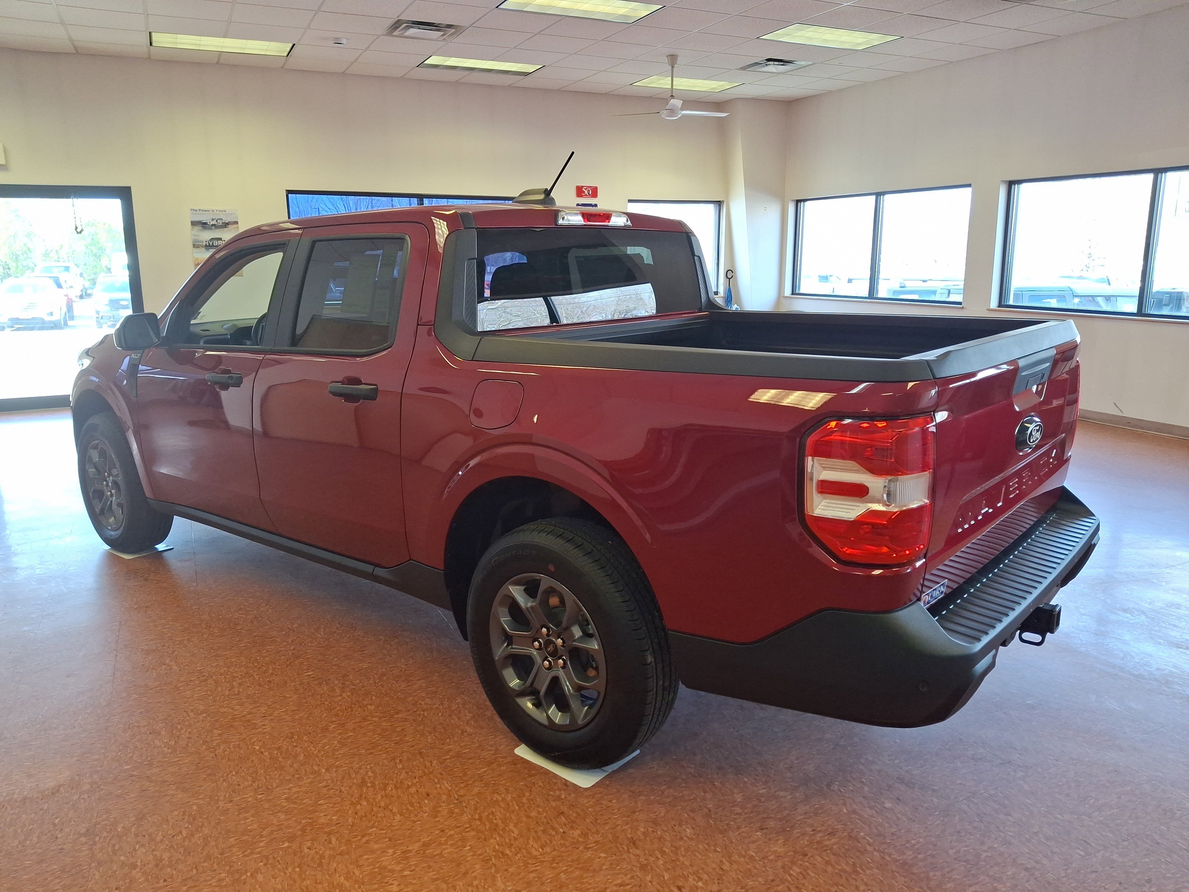 New 2026 Ruby Red Metallic Tinted Clearcoat Ford XLT image 5