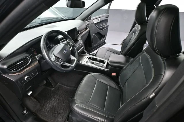 Used 2020 Black Ford Limited image 18